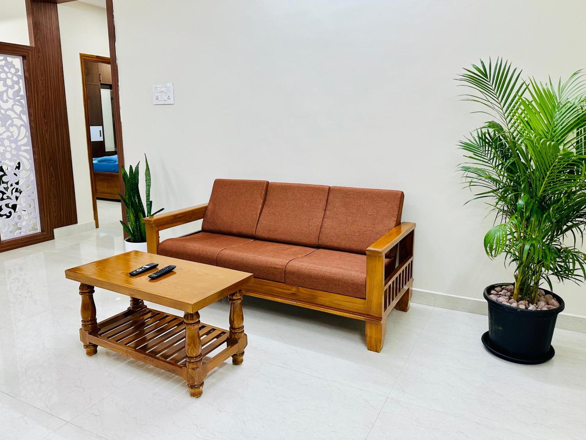 Truelife - 3Bhk Family Suites - Ps4 Pure Veg Restaurant On The Way To Balaji Temple - 2500 Sft Large Signature Apartment - Modular Kitchen - Super Fast Wifi, Smart Tv, 250 Jio Channels - Parking - Easy Access To All Temples - Top Service With Lots Of Tirupati Exterior photo