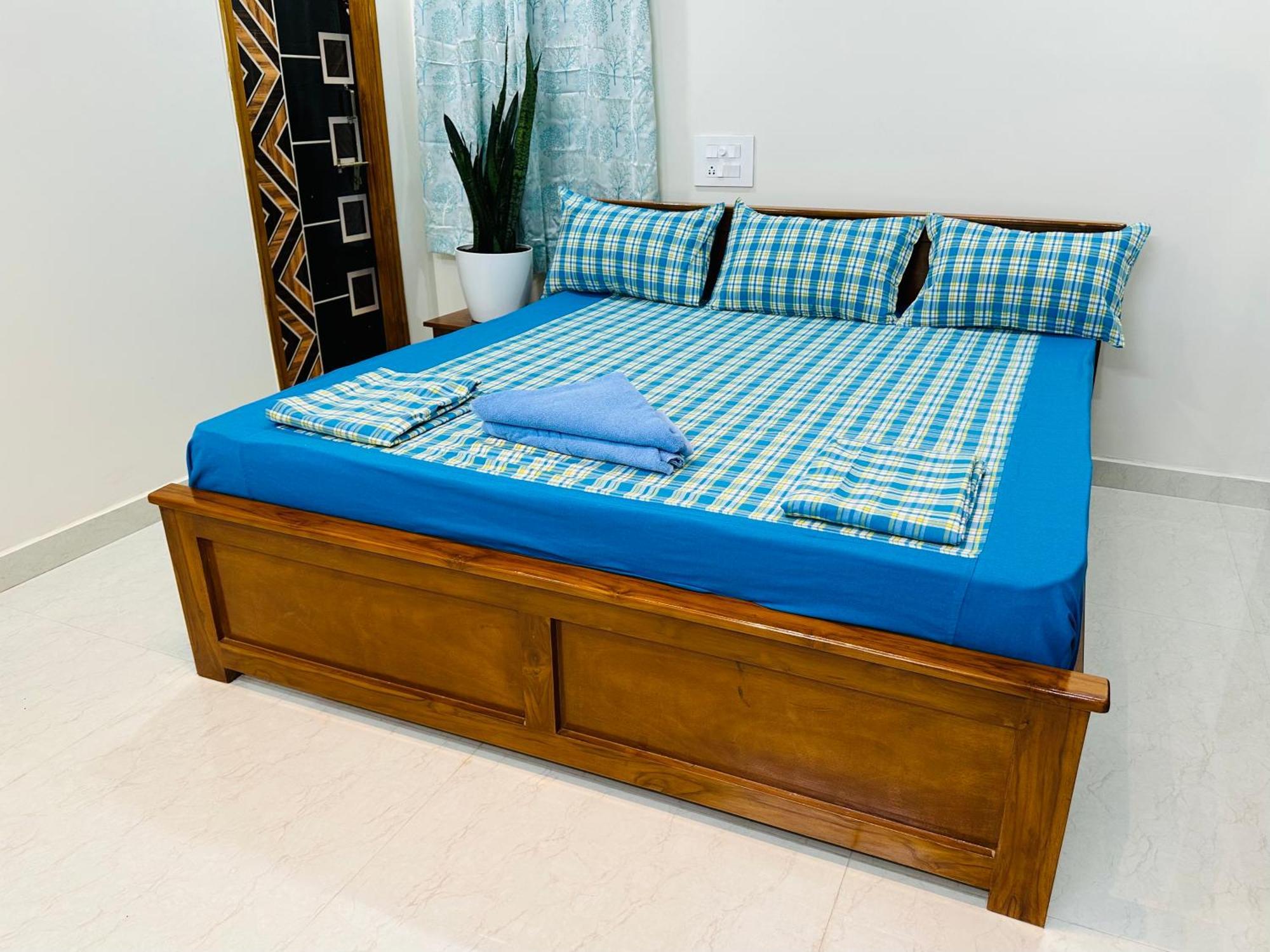 Truelife - 3Bhk Family Suites - Ps4 Pure Veg Restaurant On The Way To Balaji Temple - 2500 Sft Large Signature Apartment - Modular Kitchen - Super Fast Wifi, Smart Tv, 250 Jio Channels - Parking - Easy Access To All Temples - Top Service With Lots Of Tirupati Exterior photo