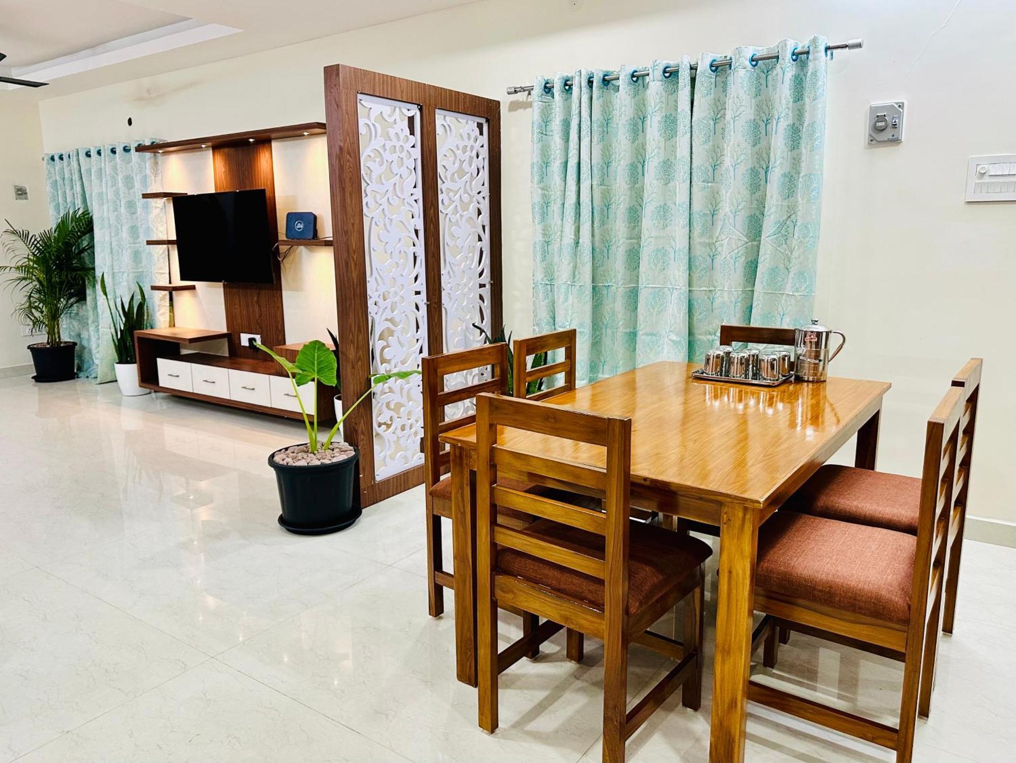Truelife - 3Bhk Family Suites - Ps4 Pure Veg Restaurant On The Way To Balaji Temple - 2500 Sft Large Signature Apartment - Modular Kitchen - Super Fast Wifi, Smart Tv, 250 Jio Channels - Parking - Easy Access To All Temples - Top Service With Lots Of Tirupati Exterior photo
