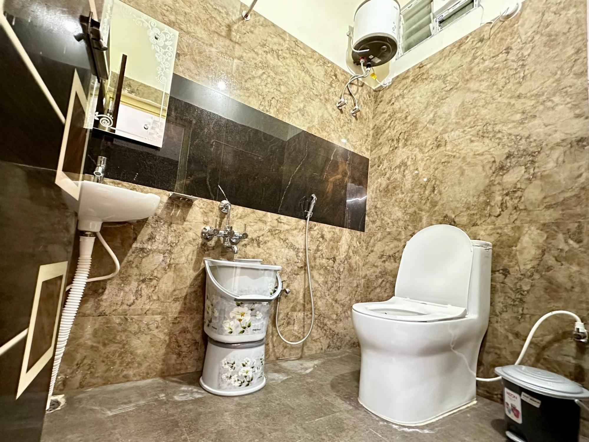 Truelife - 3Bhk Family Suites - Ps4 Pure Veg Restaurant On The Way To Balaji Temple - 2500 Sft Large Signature Apartment - Modular Kitchen - Super Fast Wifi, Smart Tv, 250 Jio Channels - Parking - Easy Access To All Temples - Top Service With Lots Of Tirupati Exterior photo