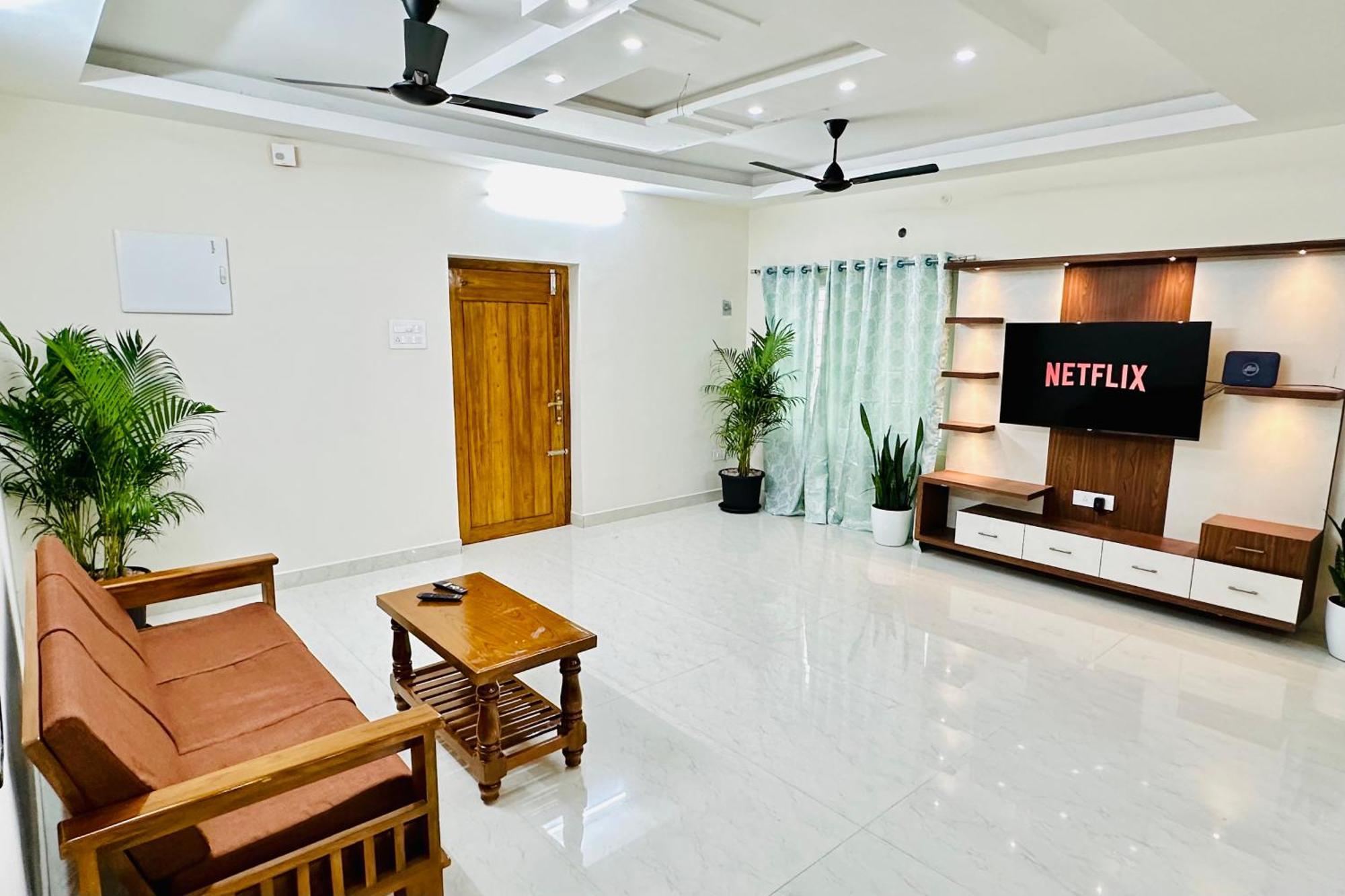 Truelife - 3Bhk Family Suites - Ps4 Pure Veg Restaurant On The Way To Balaji Temple - 2500 Sft Large Signature Apartment - Modular Kitchen - Super Fast Wifi, Smart Tv, 250 Jio Channels - Parking - Easy Access To All Temples - Top Service With Lots Of Tirupati Exterior photo