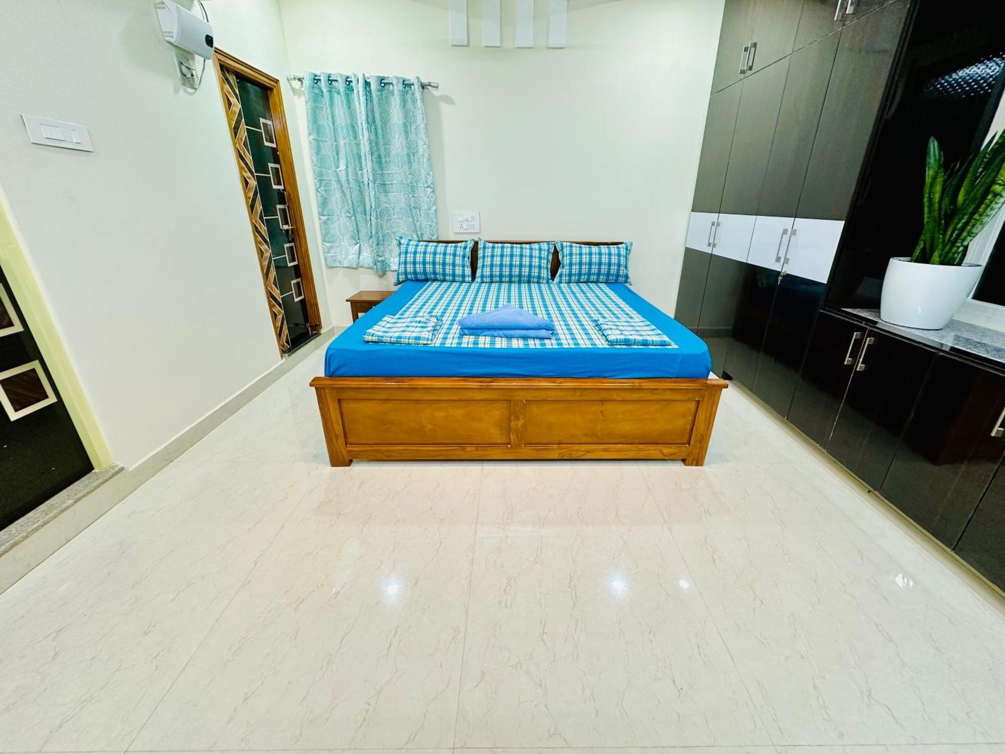 Truelife - 3Bhk Family Suites - Ps4 Pure Veg Restaurant On The Way To Balaji Temple - 2500 Sft Large Signature Apartment - Modular Kitchen - Super Fast Wifi, Smart Tv, 250 Jio Channels - Parking - Easy Access To All Temples - Top Service With Lots Of Tirupati Exterior photo