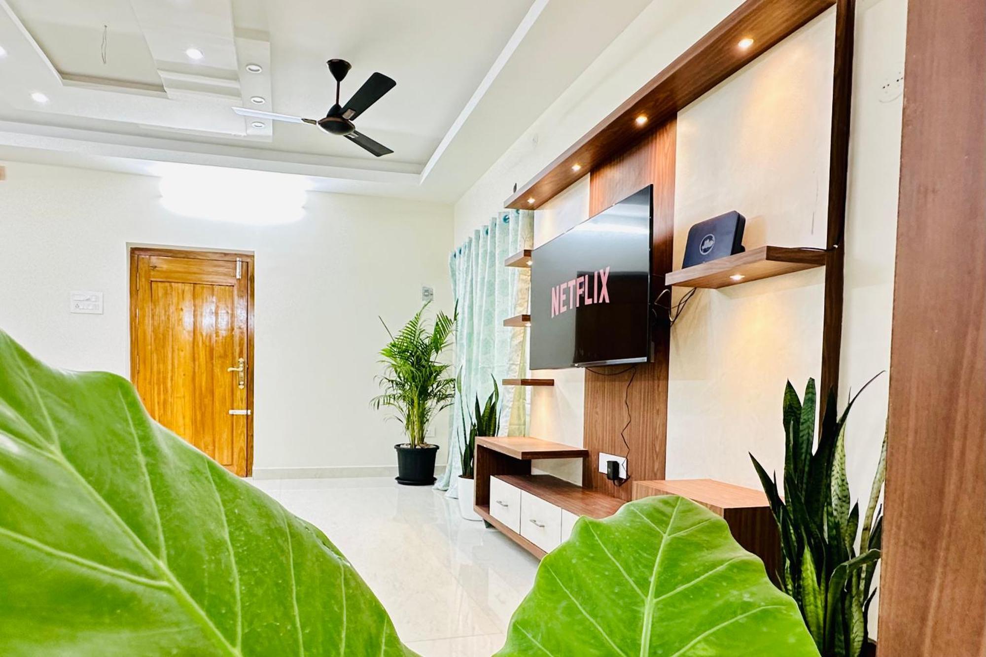 Truelife - 3Bhk Family Suites - Ps4 Pure Veg Restaurant On The Way To Balaji Temple - 2500 Sft Large Signature Apartment - Modular Kitchen - Super Fast Wifi, Smart Tv, 250 Jio Channels - Parking - Easy Access To All Temples - Top Service With Lots Of Tirupati Exterior photo